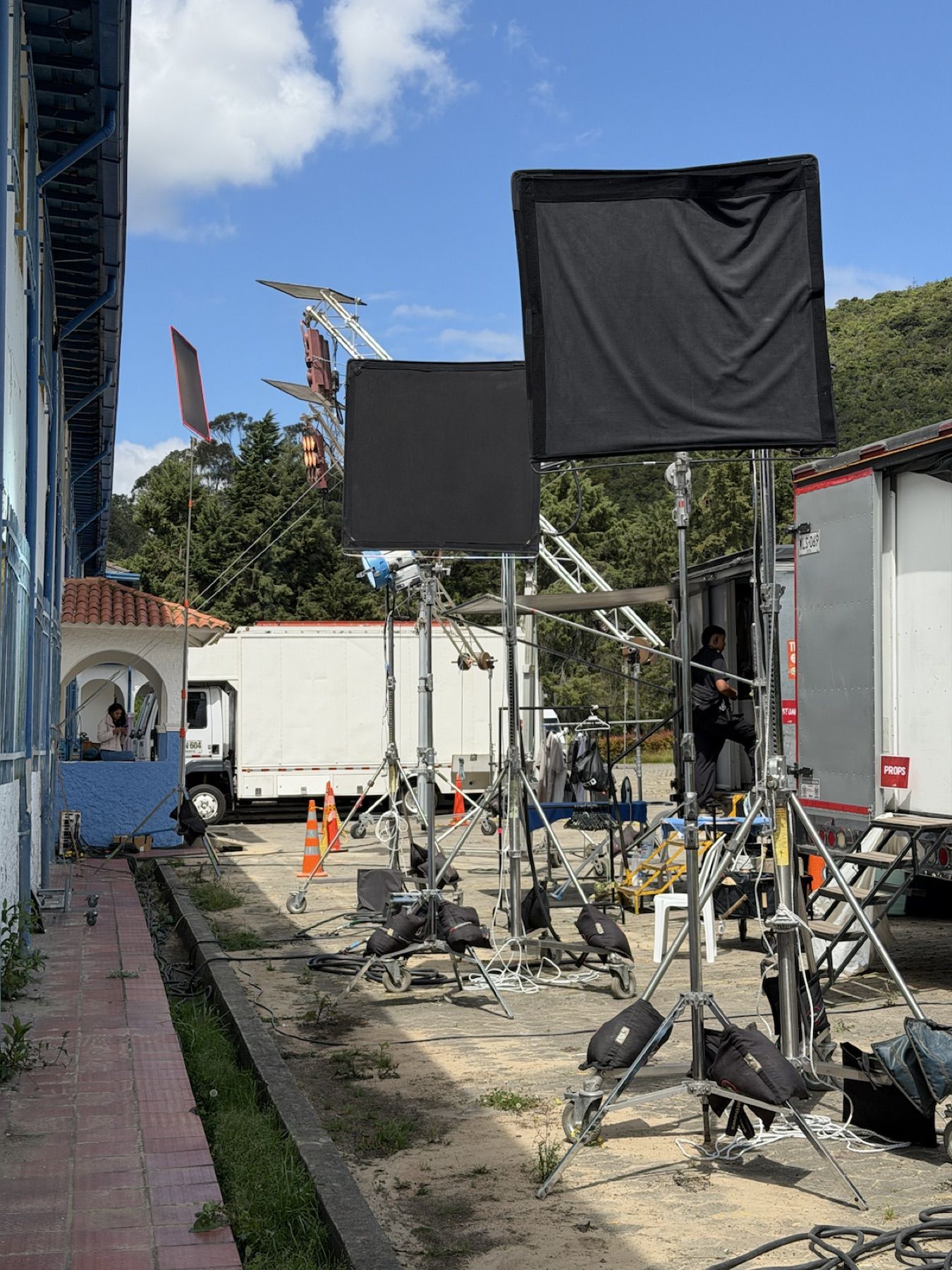 Equipo de iluminación montado en exteriores